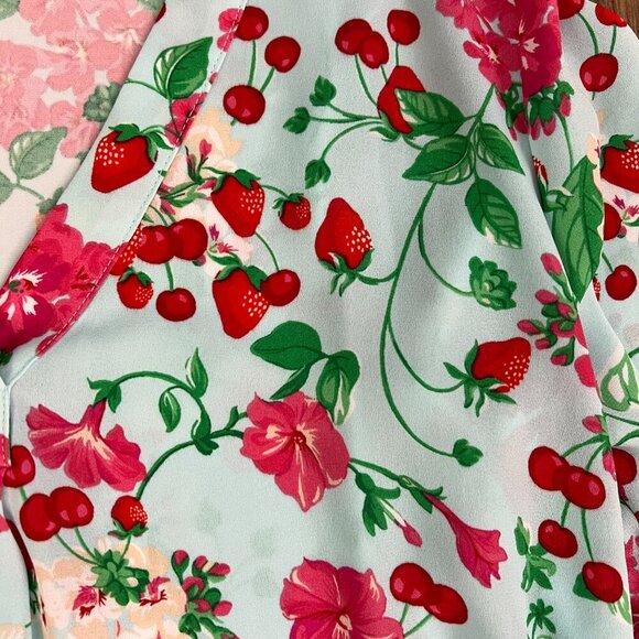 Ann Taylor Strawberry Floral Long Sleeve Top Sz XS - Picture 3 of 11